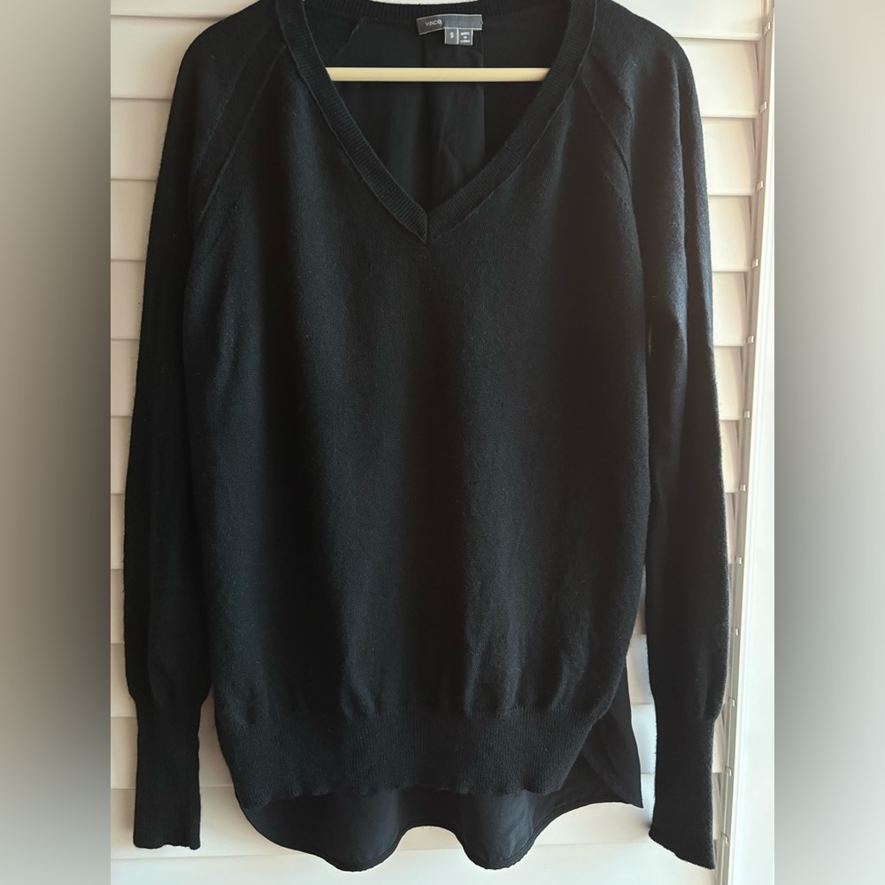 Vince Cashmere Silk Black V-Neck Knit Top